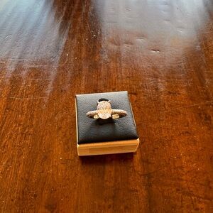 Elegant Sterling Silver Jeulia diamond like Women's Ring